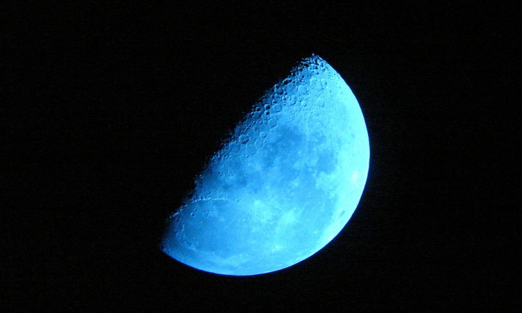 Голубая луна появится 18 мая
